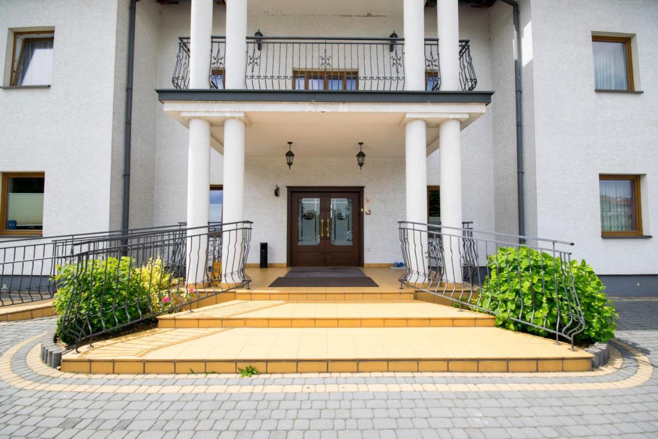 Dworek Magnat Modlniczka Exterior foto